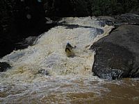 Acqua ride na cachoeira do Limoeiro, por Molina.