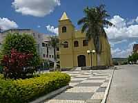 Tanhaçu - Praça e Igreja-Foto:fwelber