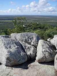 Valente - Valente-BA-Pedras no alto da Serra do Pintado-Foto:Jorge LN