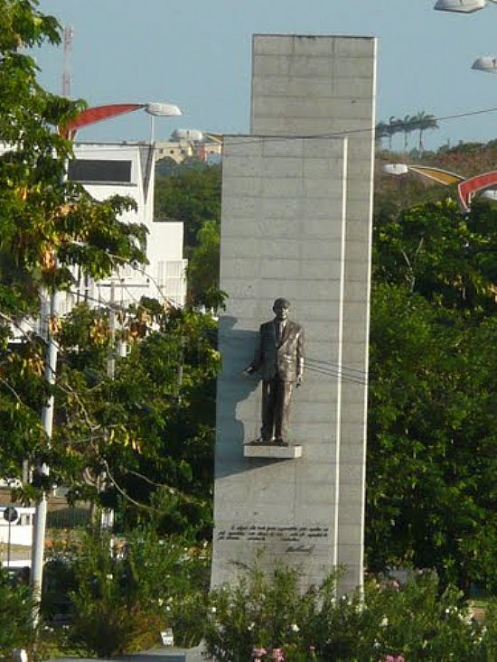 MONUMENTO NA UNIFOR-UNIVERSIDADE DE FORTALEZA-CE-FOTO:PAULO TARGINO MOREIR - FORTALEZA - CE