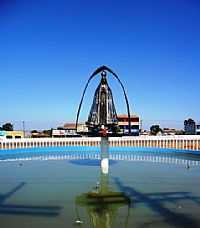 Águas Lindas de Goiás - Imagem de N.Sra.Aparecida na rotatória de Águas Lindas de Goiás-Foto:PhdBill