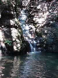 Caldas Novas - Cachoeira no Paredão da Serra de Caldas Novas-GO-Foto:eliaspinheiro