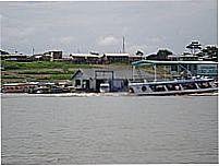 Barcos no Rio Solim~es em Careiro da V�rzea-Foto:Ana F. S. Galv�o