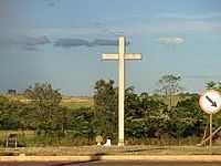 Cruzeiro no trevo de acesso-Foto:montanha