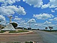 Araújos - Araújos-MG-Cristo Redentor no trevo de acesso-Foto:Aender M. Ferreira