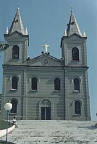 Bueno Brandão - Igreja Matriz de Bueno Brandão-Foto:Serneiva