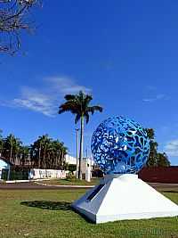 Capinópolis - Capinópolis-MG-Monumento aos 56 anos da cidade-Foto:Carlos Alberto Alves