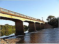 Ponte sobre o Rio Sapuca�-Foto:NARDINHO