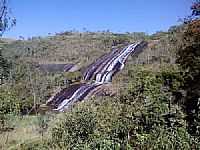 Carvalhos - Cachoeira do Véu da Noiva - 50 mts.de queda-Foto:alanderson-silva