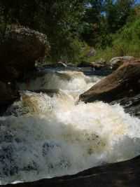 Carvalhos - Cachoeira Bairro Capeada, Por Rodrigo