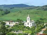 Oratórios - Praça e Igreja de São José em Oratórios-Foto:bebeti