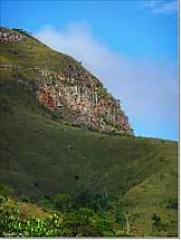 Pimenta - Montanhas rochosas em Pimenta-Foto:(º_º)-Aender (Arcos-…