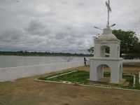 São Francisco - Cruzeiro em frente a Igreja., Por Gylmara