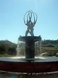 Timóteo - Monumento Sinergia ou Três Cidades em Timóteo-Foto:Cosme Oliveira
