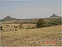 Morros do Chap�u e da Tijela-Foto:Juvenal Coelho Ribei�[Panoramio]