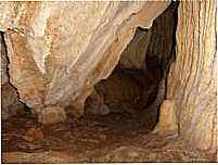 Caverna do Reis, Por Reis