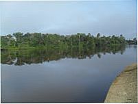 Beira do rio de S�o Miguel do Guam�, Por Jeruza 