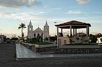 Carinhanha - Praça da Matriz Igreja São José, por Cristina