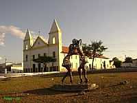 São João do Piauí - Monumento na Praça da Matriz em São João do Piauí-PI-Foto:Cabral Lopes
