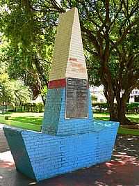 Lobato - Monumento na praça de Lobato-Foto:Marcos Dutra