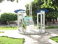 Ibotirama - Monumento na praça de Ibotirama-Foto:vinicius7.7