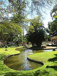 Conceição de Macabu - Lago na Praça José Bonifácio Tassara em Conceição de Macabu-Foto:Petter Entringer