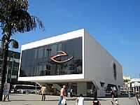 Duque de Caxias - Biblioteca Municipal,obra de Oscar Niemayer, em Duque de Caxias-Foto:RN Latvian31