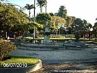 Quissamã - Chafariz na Praça da Matriz em Quissamã -RJ-Foto:Sergio Falcetti