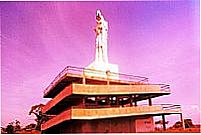 Estrutura com estátua de Nossa Senhora dos Navegantes
