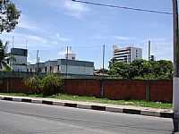 Lauro de Freitas - Rodovia e parcial da cidade de Lauro de Freitas-BA-Foto:cerrado