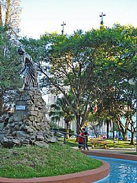 Praça Barão do Rio Branco-por Flávio de Lima