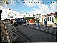 Pavimentação asfáltica da Praça da Matriz. Foto: Lara Gouvêa / Ascom
