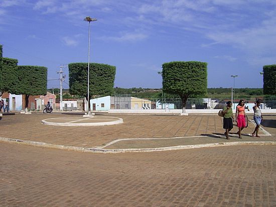 Praça de Ourolândia-Foto:Roinuj8 - Ourolândia - 108335