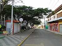 Capela do Alto - Capela do Alto-SP-Praça e rua no centro da cidade-Foto:Marcos Paulo Oliveira