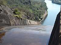 Chavantes - Vertedouro da Barragem em Chavantes-SP-Foto:Marcelo Delfino