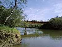 Itapira - Ponte sobre o Rio Manso em Itapira-SP-Foto:Garrucha