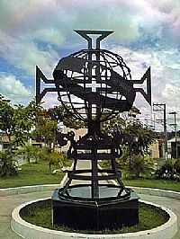 Porto Feliz - Porto Feliz-SP-Monumento em homenagem aos 500 anos da cidade-Foto:wikipédia