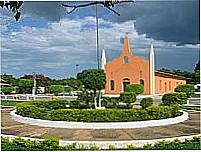 Praça e Igreja-Foto:Natal Jordão