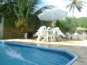 �rea de lazer com piscina