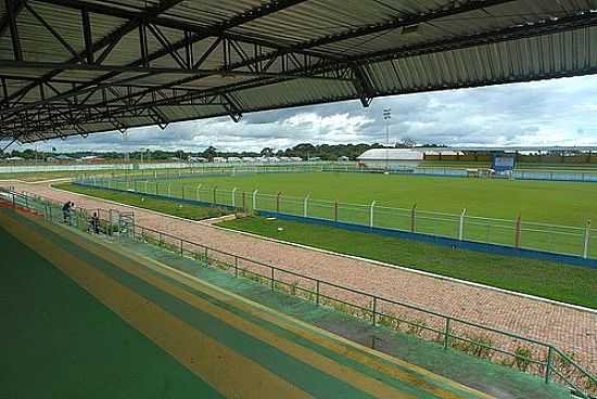 ESTDIO DE FUTEBOL-FOTO:JEZAFLU=ACRE=BRASIL - MNCIO LIMA - AC