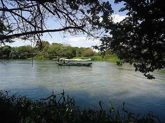 PESCADORES NO RIO CORRENTE EM SANTANA-BA-FOTO:EUDESOLIVEIRA - SANTANA - BA