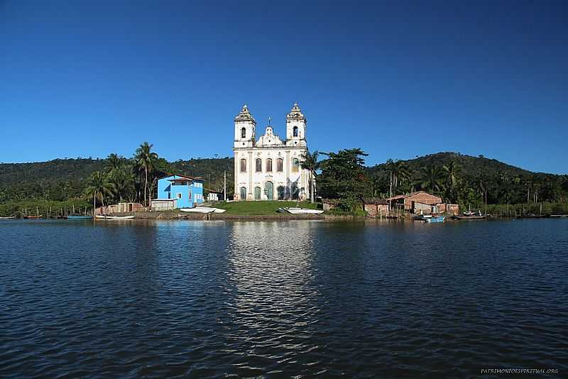 SANTIAGO DO IGUAP-BA-MATRIZ DE SO THIAGO-FOTO:PATRIMONIOESPIRITUAL.  - SANTIAGO DO IGUAP - BA