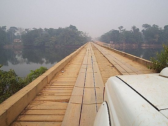 COLNIZA-MT-PONTE SOBRE O RIO ARIPUAN-FOTO:FERNANDO RAITER - COLNIZA - MT