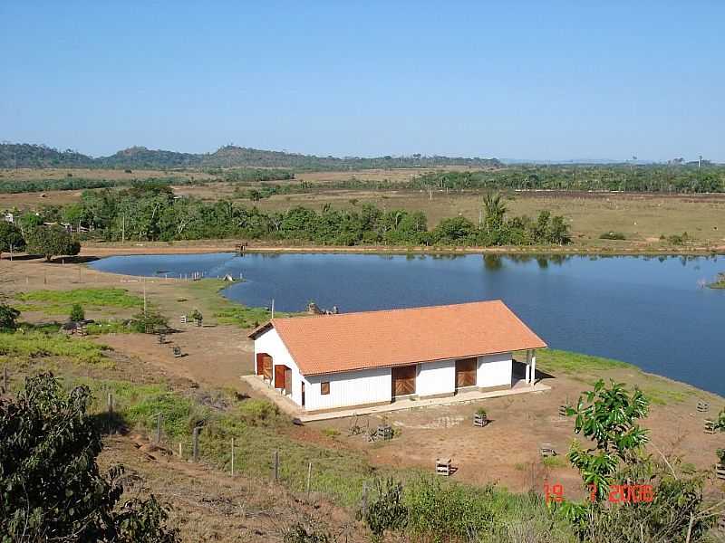 RONDOLNDIA-MT-A IGREJA E VISTA DA REGIO-FOTO:HENRIQUE FORTES - RONDOLNDIA - MT