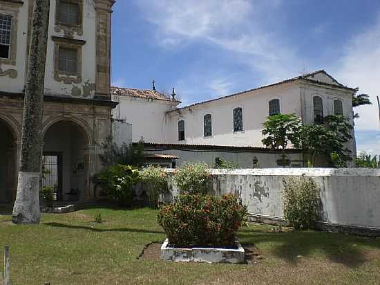 IGREJA MATRIZ E CONVENTO EM SO FRANCISCO DO CONDE-BA-FOTO:CARLOS H. SILVA DE S - SO FRANCISCO DO CONDE - BA