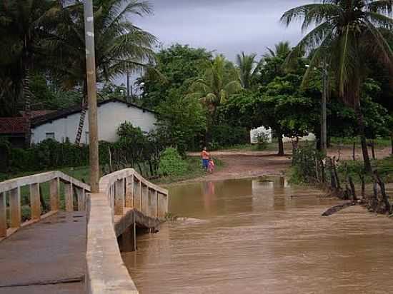 PONTE DA ILHA EM SO GABRIEL-BA-FOTO:IVAN FIGUEIREDO - SO GABRIEL - BA