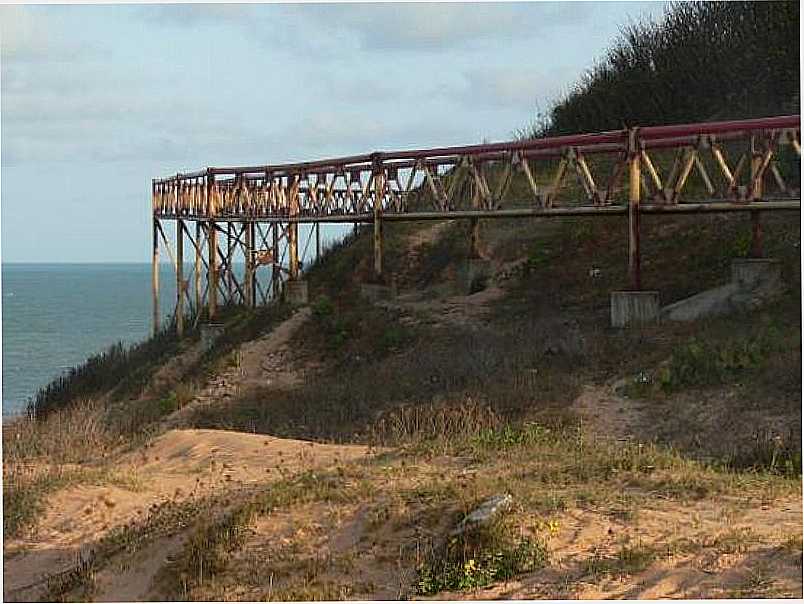 CANOA QUEBRADA-CE-A PASSARELA-FOTO:TRIPADVISOR - CANOA QUEBRADA - CE