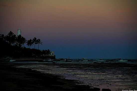 PRAIA DO FORTE-BA-VISTA DO FAROL AO ANOITECER NA PRAIA-FOTO:LUCIANO PASSOS CRUZ  - PRAIA DO FORTE - BA