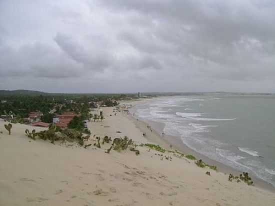 DUNAS NA PRAIA DE GENIPABU-RN-FOTO:ADERBAL NUNES - PRAIA DE GENIPABU - RN