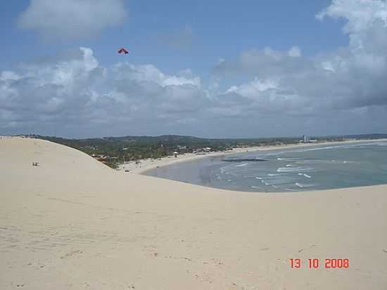 DUNAS NA PRAIA DE GENIPABU-RN-FOTO:GLAUCIA JORGE - PRAIA DE GENIPABU - RN